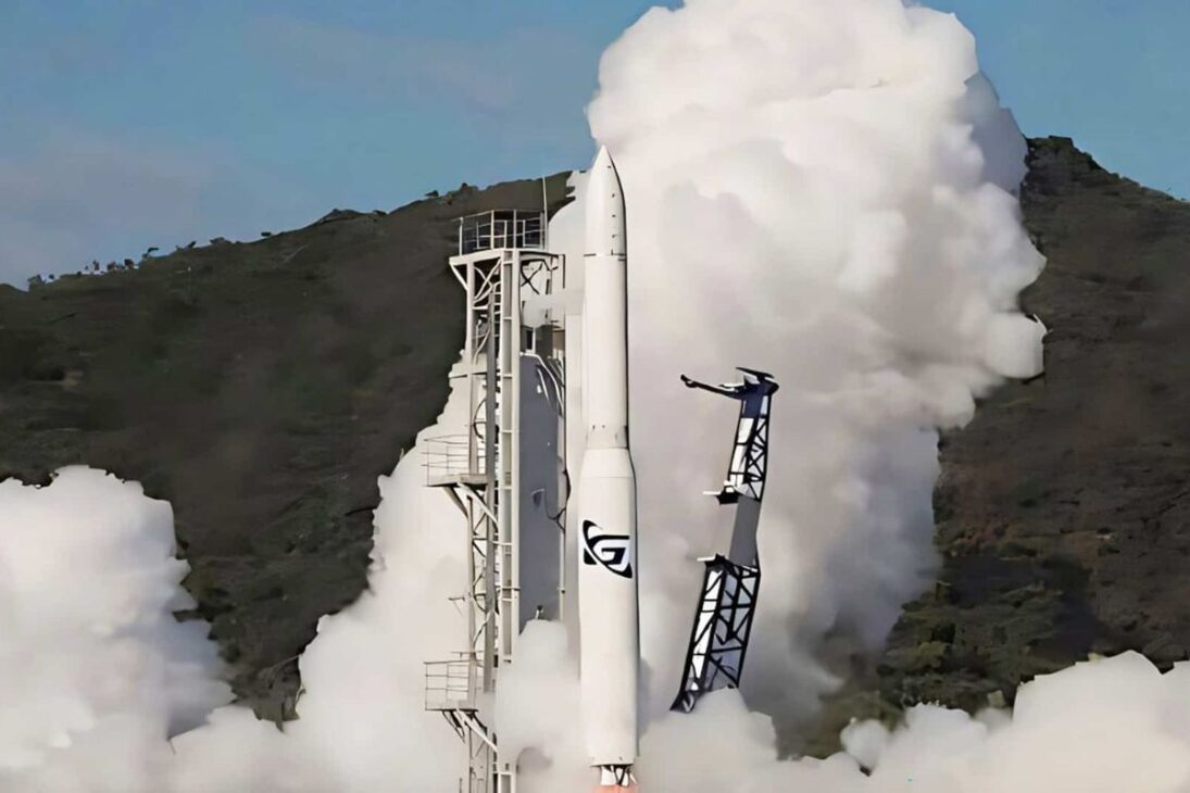 El primer cohete de Australia cae segundos después de despegar y despierta un debate sobre una nueva carrera espacial