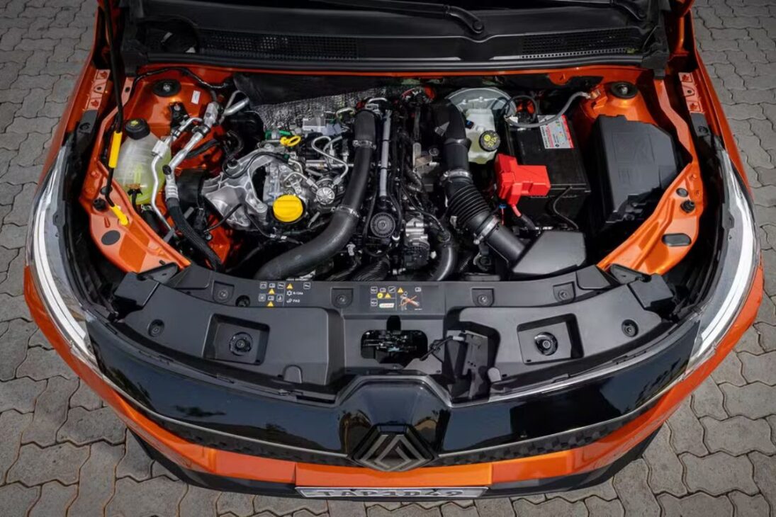 Renault Kardian 2025 combina motor turbo, consumo na casa dos 11 km/l e um câmbio raiz que pode ser seu trunfo no mercado