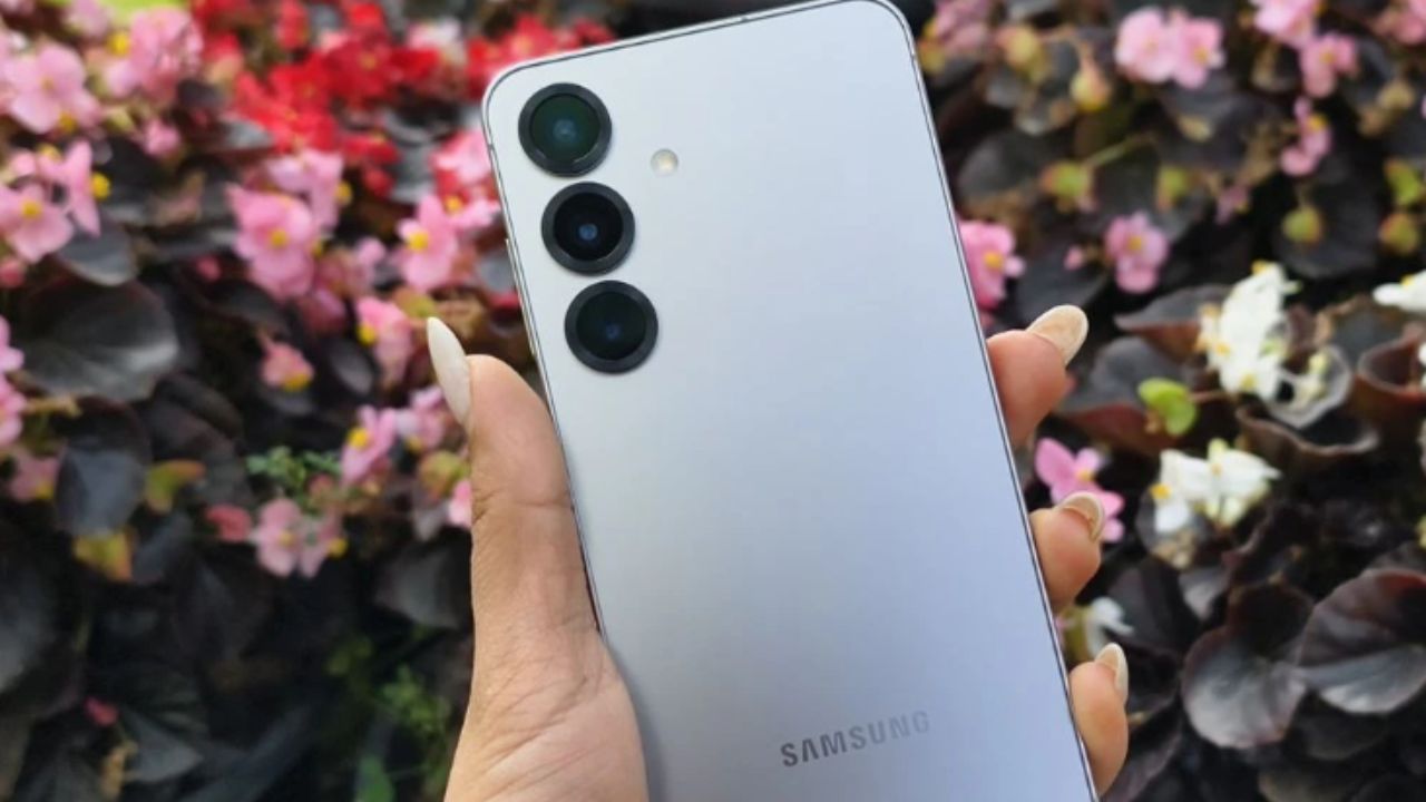Lanzado En El Inicio De 2025, El Samsung Galaxy S25 Aprofundó Los Recursos De Inteligencia Artificial Y Introdujo La Performance Del Procesador Snapdragon 8 Gen 4. Imagen: Samsung Galaxy S25