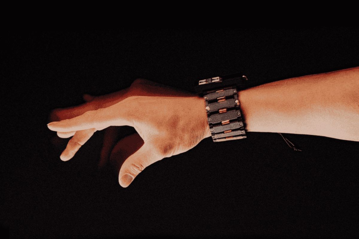 Nova pulseira da Meta detecta impulsos musculares e promete revolução digital