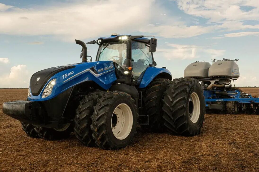 New Holland T8: La Potencia Inteligente que Domina el Campo