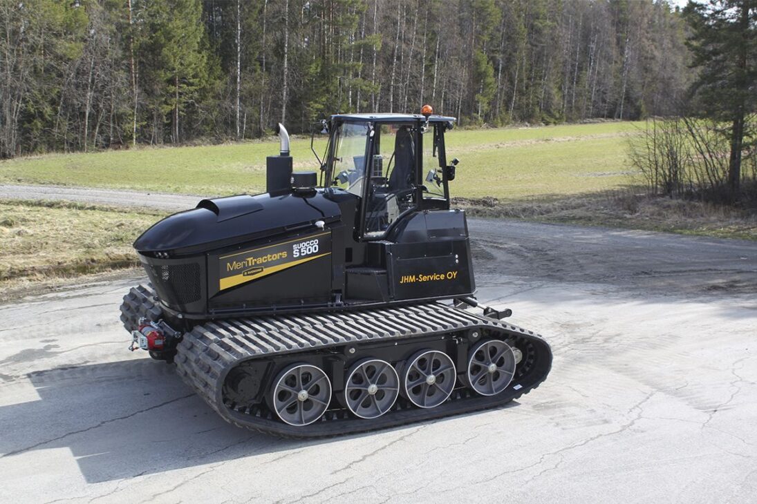 Tractor pesado MeriCrusher MT‑700 tiene 22,5 toneladas, tracciona 18 t y opera donde 'máquinas comunes' ni siquiera llegan cerca