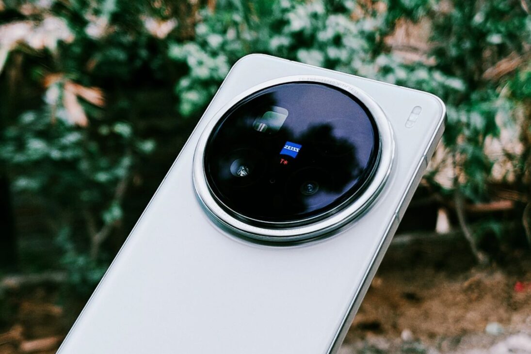 Vivo lanza X200 Pro con lentes Zeiss y modo Super Macro para ampliar foco en fotografía