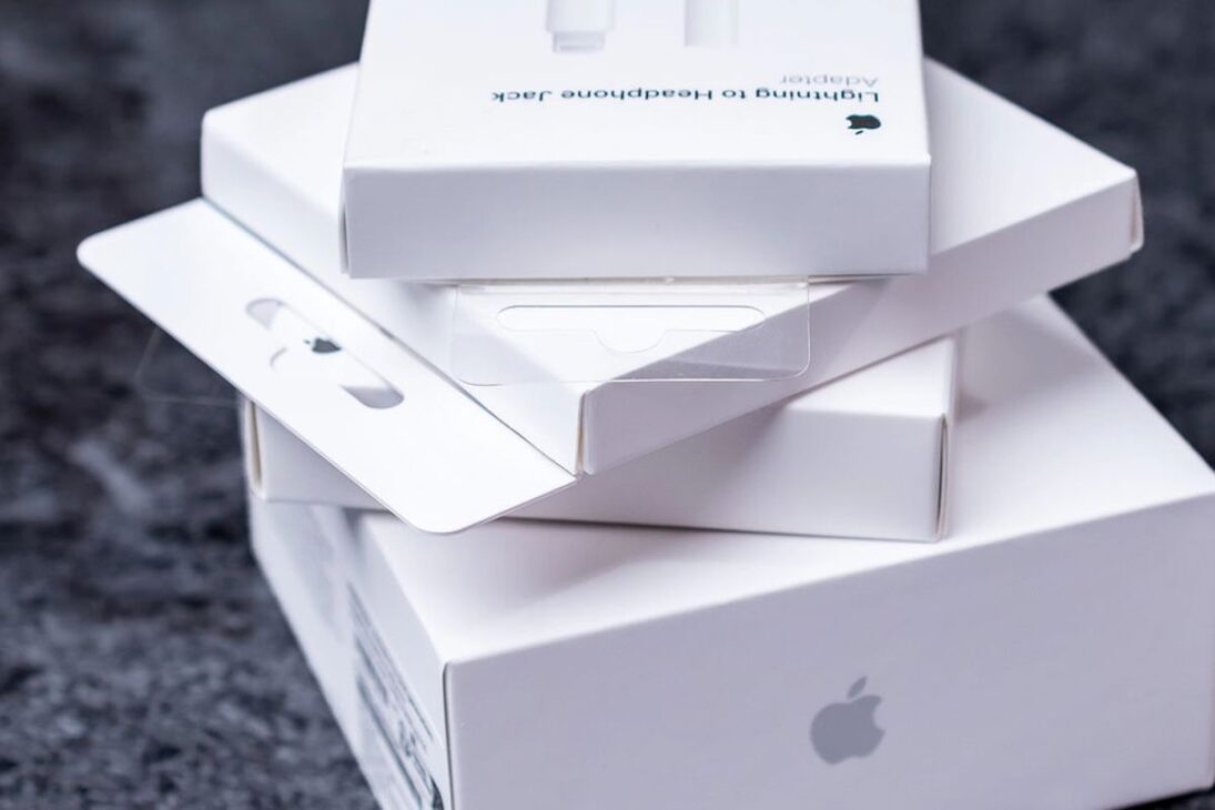 ¿Tú tiras? Cajas de celular guardadas pueden valer más de lo que parecen