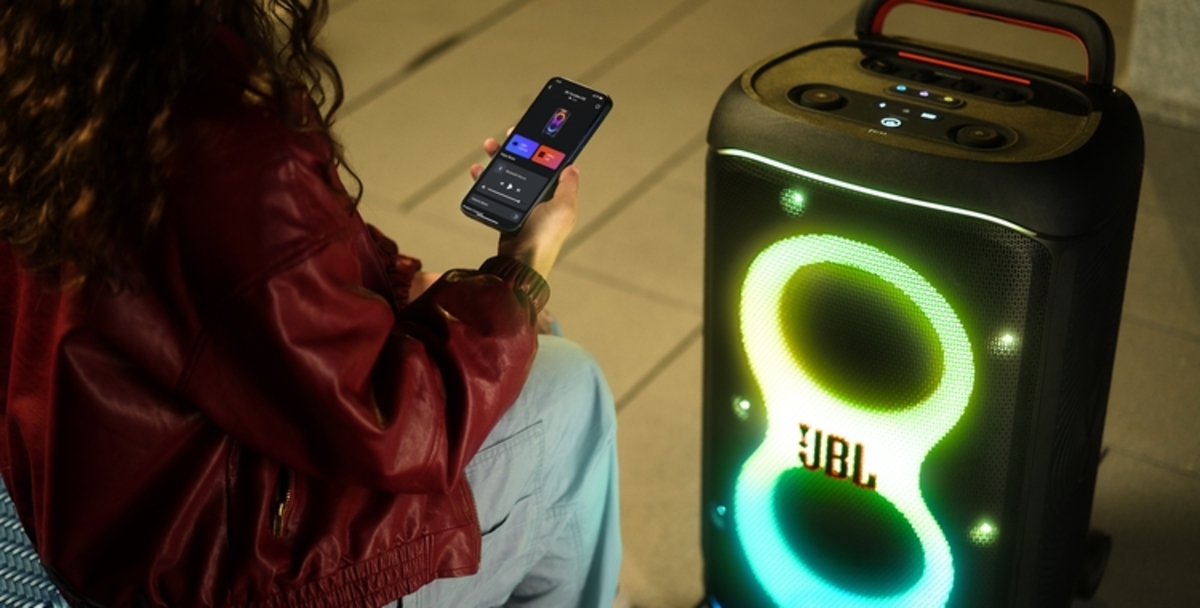 Descubre más sobre el lanzamiento de la nueva caja de sonido portátil en el mercado brasileño: la JBL PartyBox 520. ¡La fiesta será más potente y duradera!