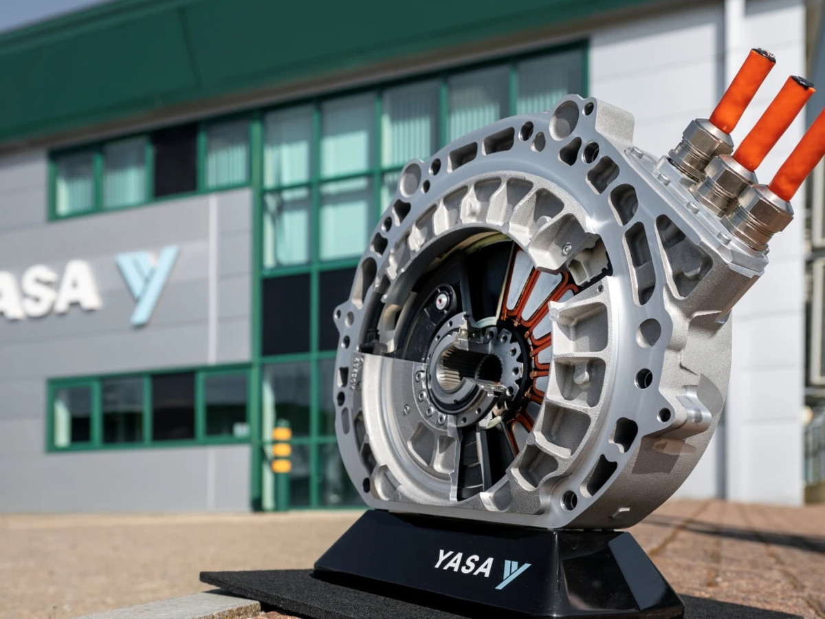 Novo motor axial da YASA promete transformar o desempenho de carros elétricos de luxo, unindo leveza, força e inovação tecnológica!