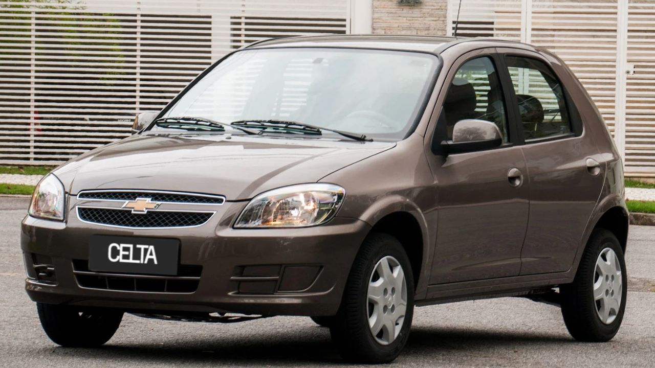Carros usados por até R$ 30 mil - Celta