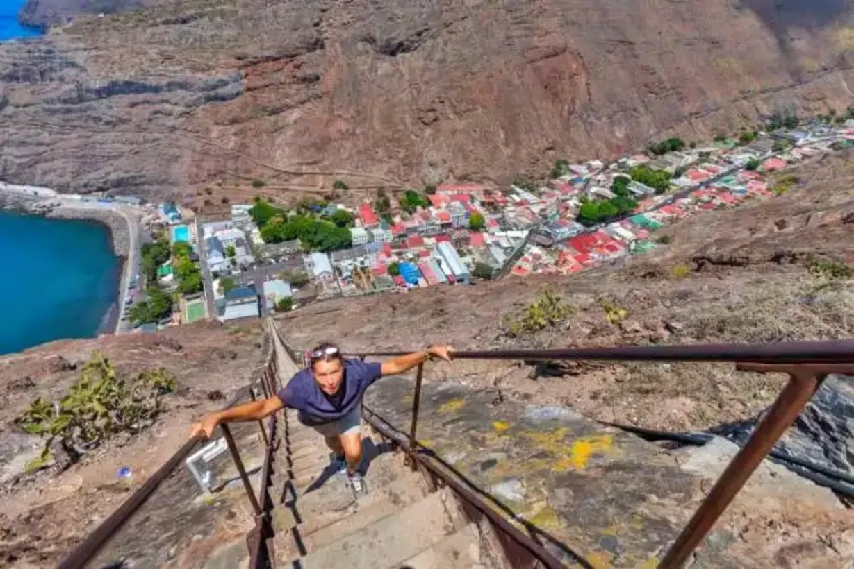 Uma das escadarias mais longas e íngremes do mundo, a Escada de Jacó, em Santa Helena, foi inspirada na Bíblia. Saiba por que foi feita.