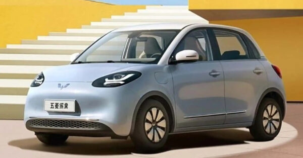 Uma lição para o mercado brasileiro: hatch chinês Wuling Bingo tem autonomia de 333 km, interior futurista e custa o equivalente a R$ 55 mil na China