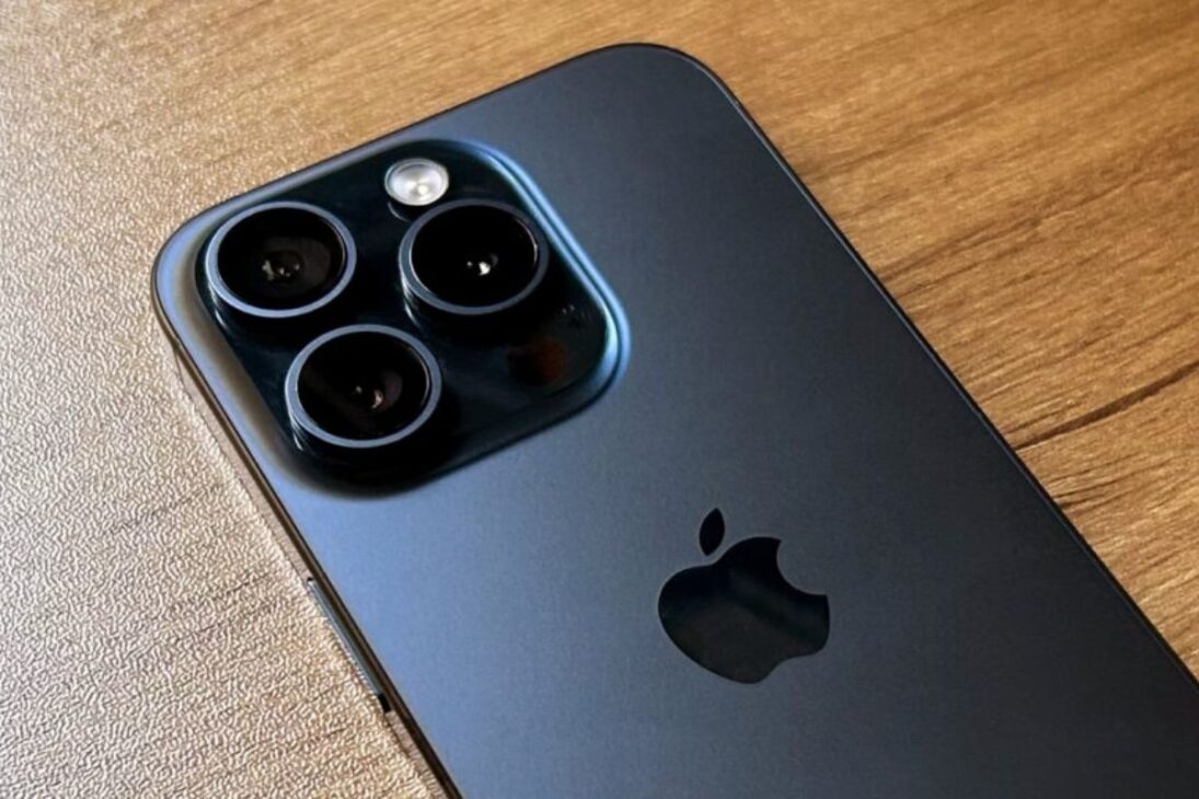 iPhone 15: cómo Apple transformó su celular 'antiguo' en un éxito de costo-beneficio