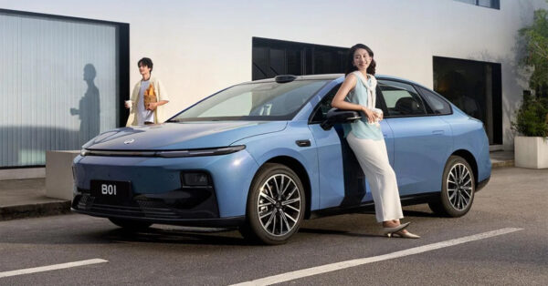 Sedã médio elétrico da Stellantis custa na China o mesmo que um Fiat Mobi no Brasil — e pode chegar aqui como Leapmotor B01