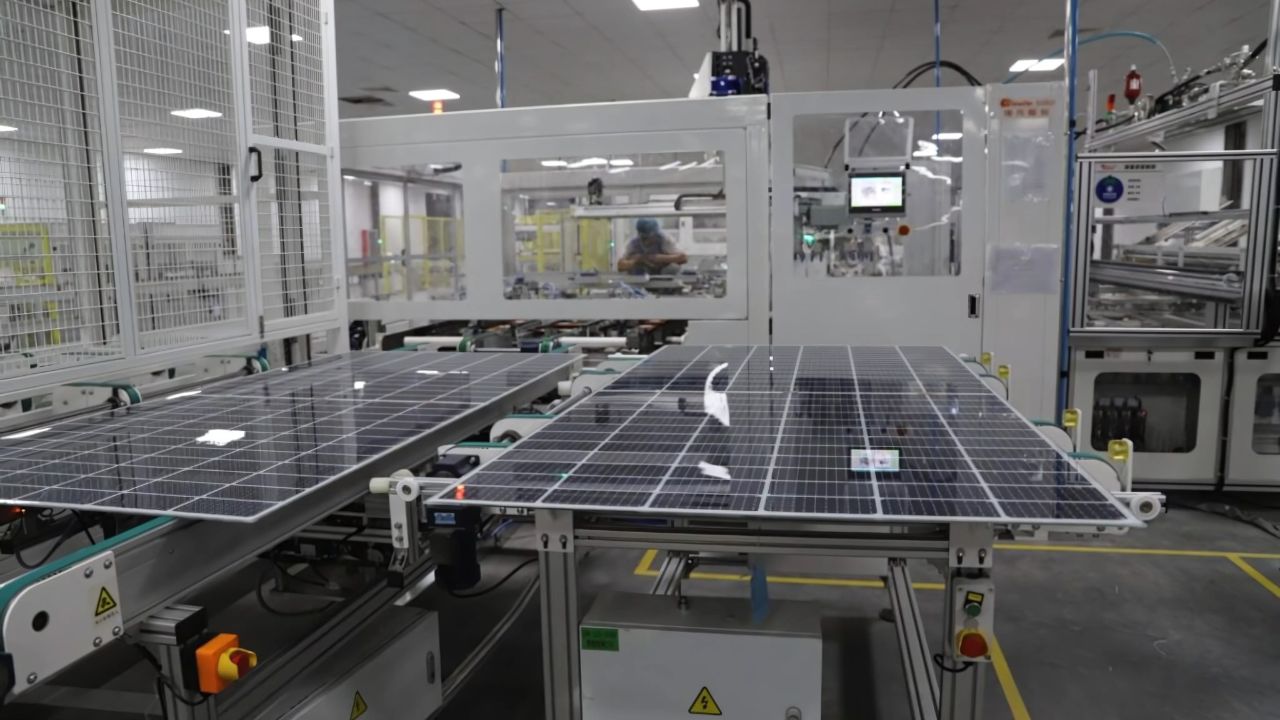 Inmetro inaugura laboratório no RJ para testar e certificar placas solares, garantindo mais segurança, qualidade e proteção ao consumidor.