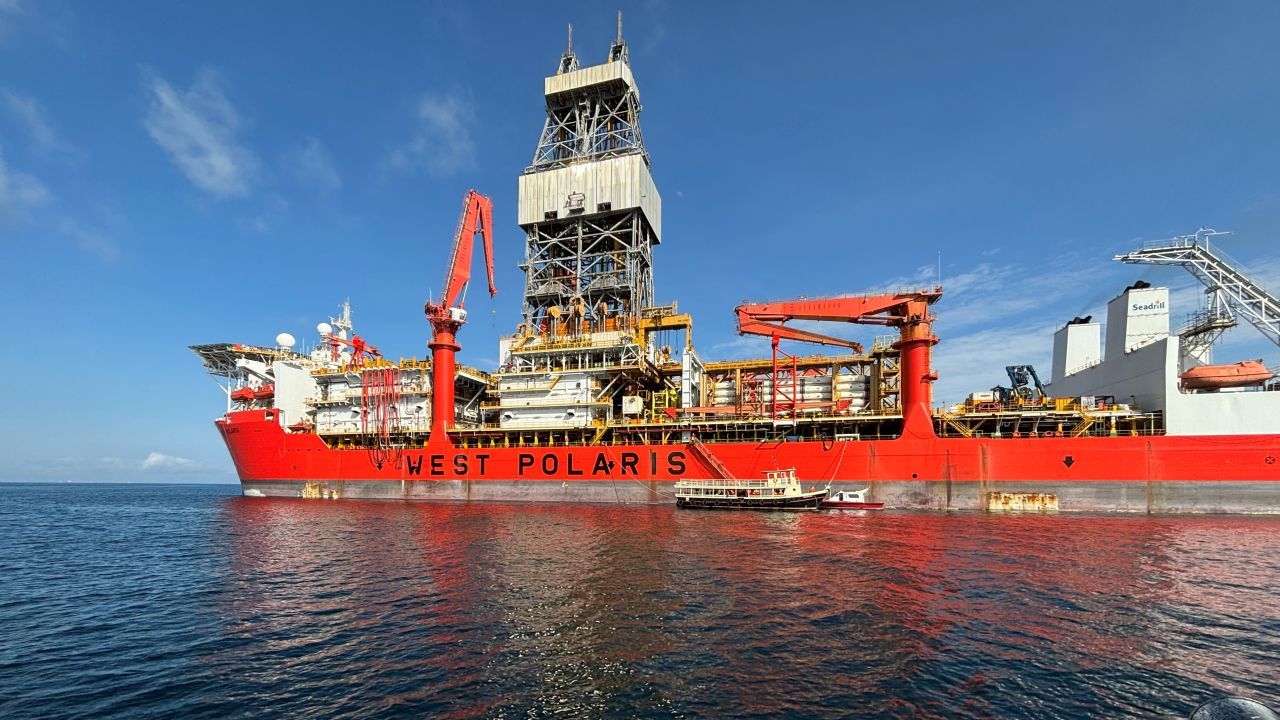 A Petrobras avança com um um novo poço de petróleo no pré-sal da Bacia de Campos.