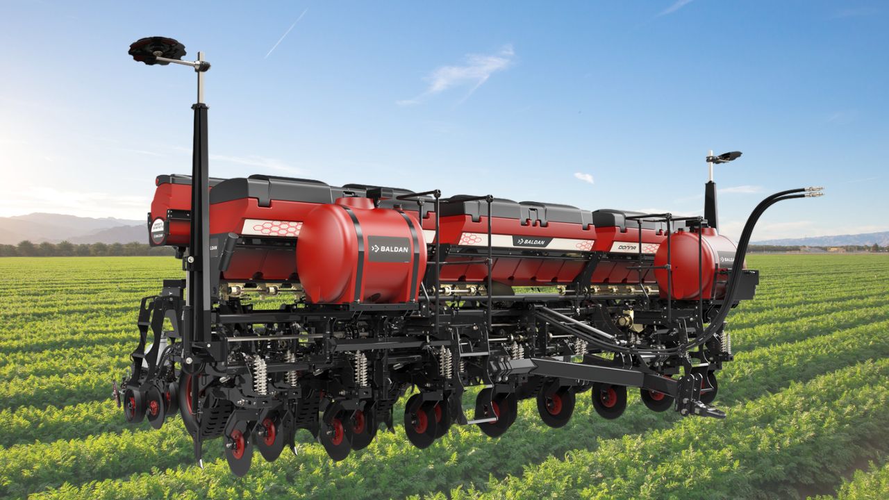 A Semeadora de Precisão Pantográfica Baldan Donna garante plantio uniforme, economia e alto rendimento mesmo em solos desafiadores. Veja os detalhes!
