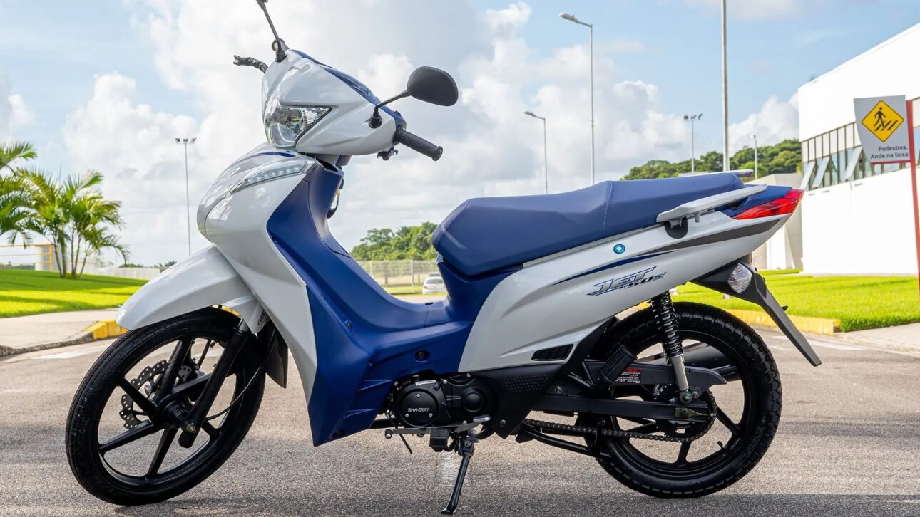 Descubre la Shineray Jet50s, la moto que no exige CNH, cuesta R$ 10 mil, hace 45 km/litro y ofrece movilidad con mantenimiento barato.