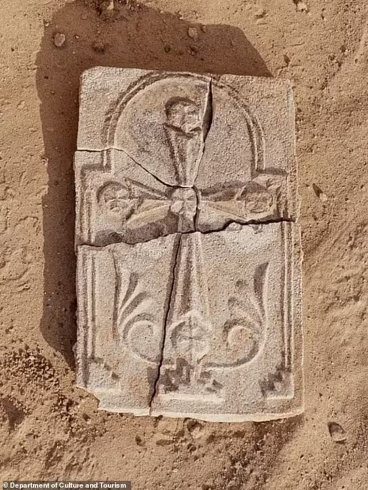 Cruz, Jesus, Achado, Abu Dhabi