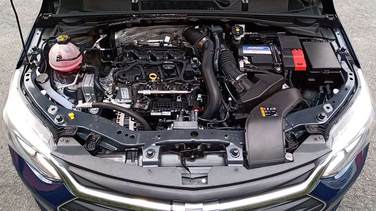 Descubra os melhores carros usados com motor 3 cilindros em 2025. Veja preços, consumo e vantagens de modelos como Renault Kwid, Hyundai HB20, Chevrolet Onix e Volkswagen T-Cross.