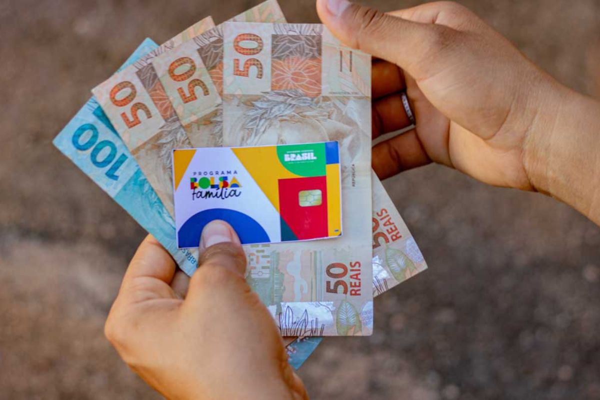 Antecipação do Bolsa Família libera pagamento de agosto