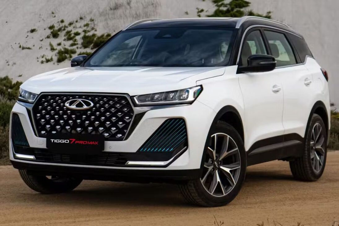 CAOA Chery en São Paulo ya exhibe modelos 2026 e híbridos plug-in con más de 300 cv por R$ 219.990 a R$ 272.990, y el color negro no tiene adicional, política que reduce el precio final frente a los rivales