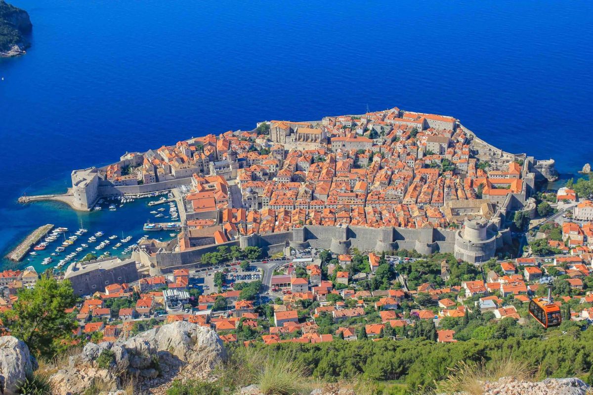 Dubrovnik tem 4 dos 10 pontos mais bem avaliados da Croácia no TripAdvisor — e ainda é subestimada