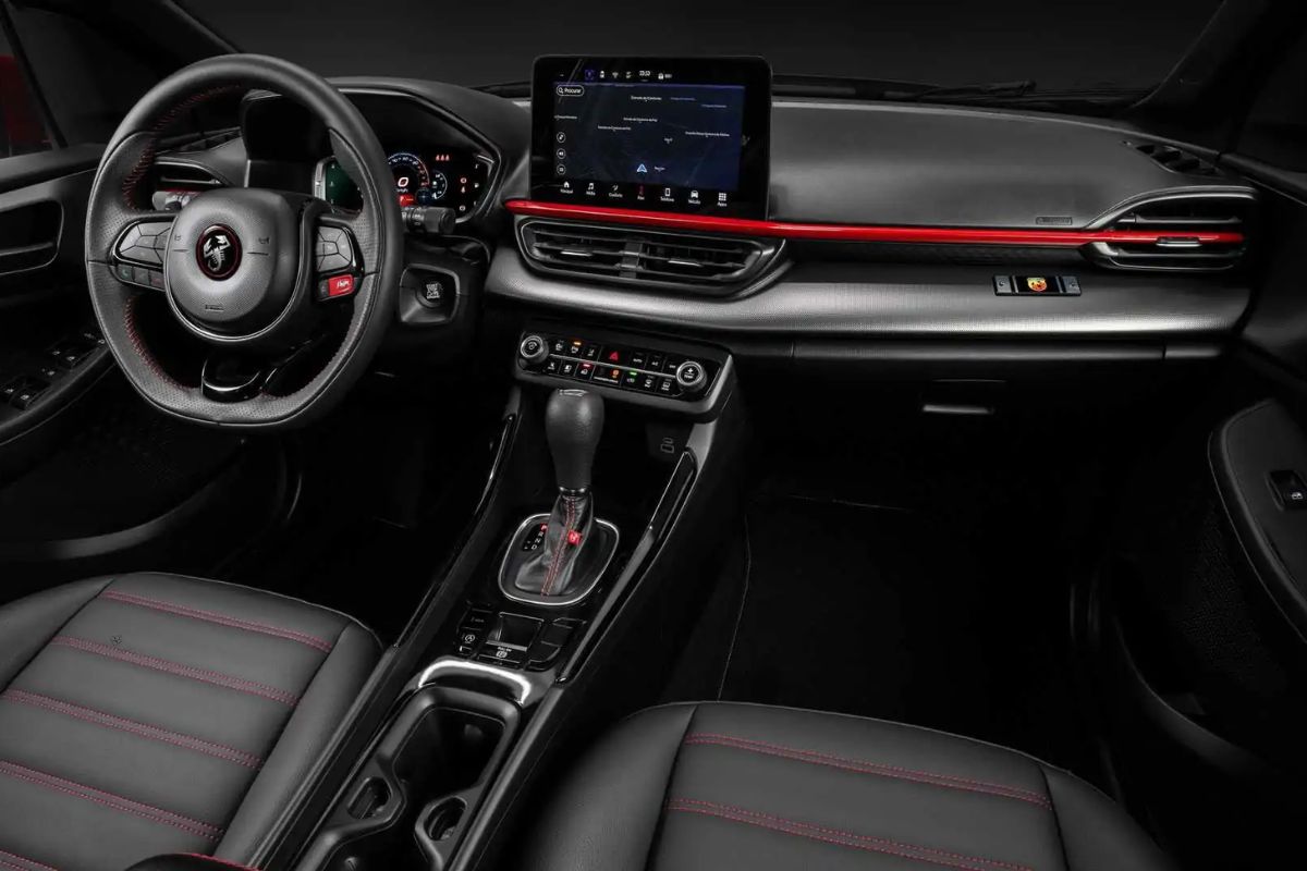 Fiat Pulse Abarth 2026 mantiene cadena en el motor en lugar de correa y llega a 185 cv con gasolina o etanol