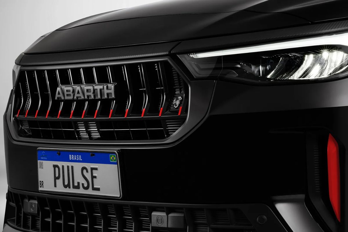 Pulse Abarth 2026 ganha teto solar e bancos elétricos, mas ignora itens básicos de segurança por R$ 157 mil