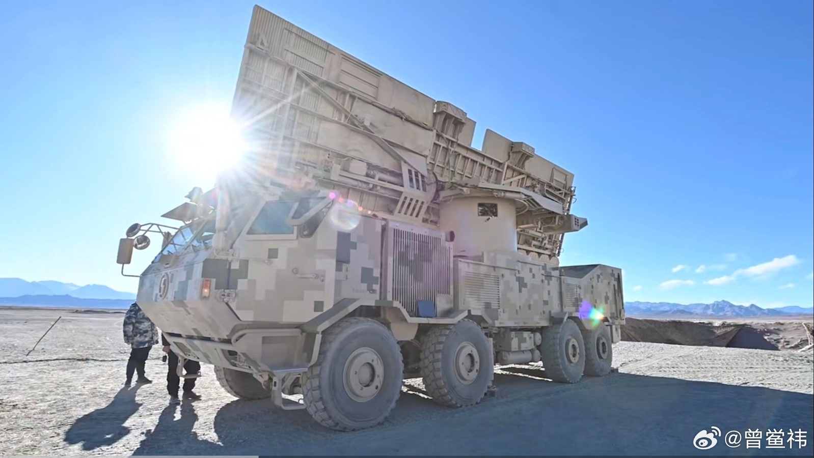 O PLA se inspira na ciência soviética da época da Guerra Fria para projetar uma arma de micro-ondas ultrapoderosa.