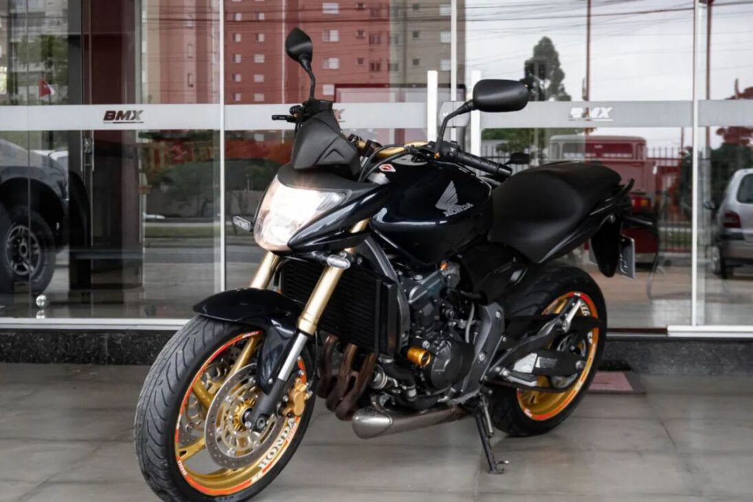 Honda CB 600 F Hornet 2011 entrega 102 cv, 240 km/h y consumo de hasta 22 km/l en uso rodoviario