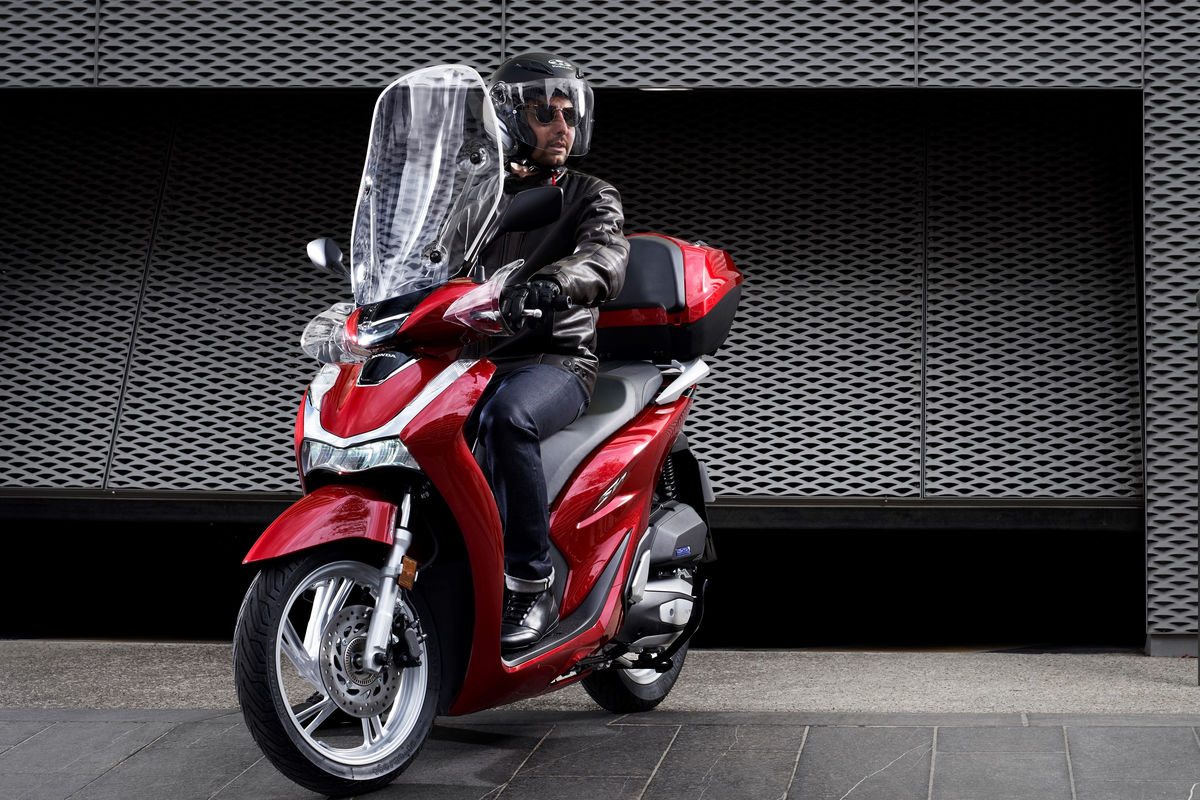 Custando R$ 23 mil, Honda SH 150i 2024 faz até 42 km/L, roda mais de 550 km com um tanque e é mais barata que uma máquina de lavar e secar premium