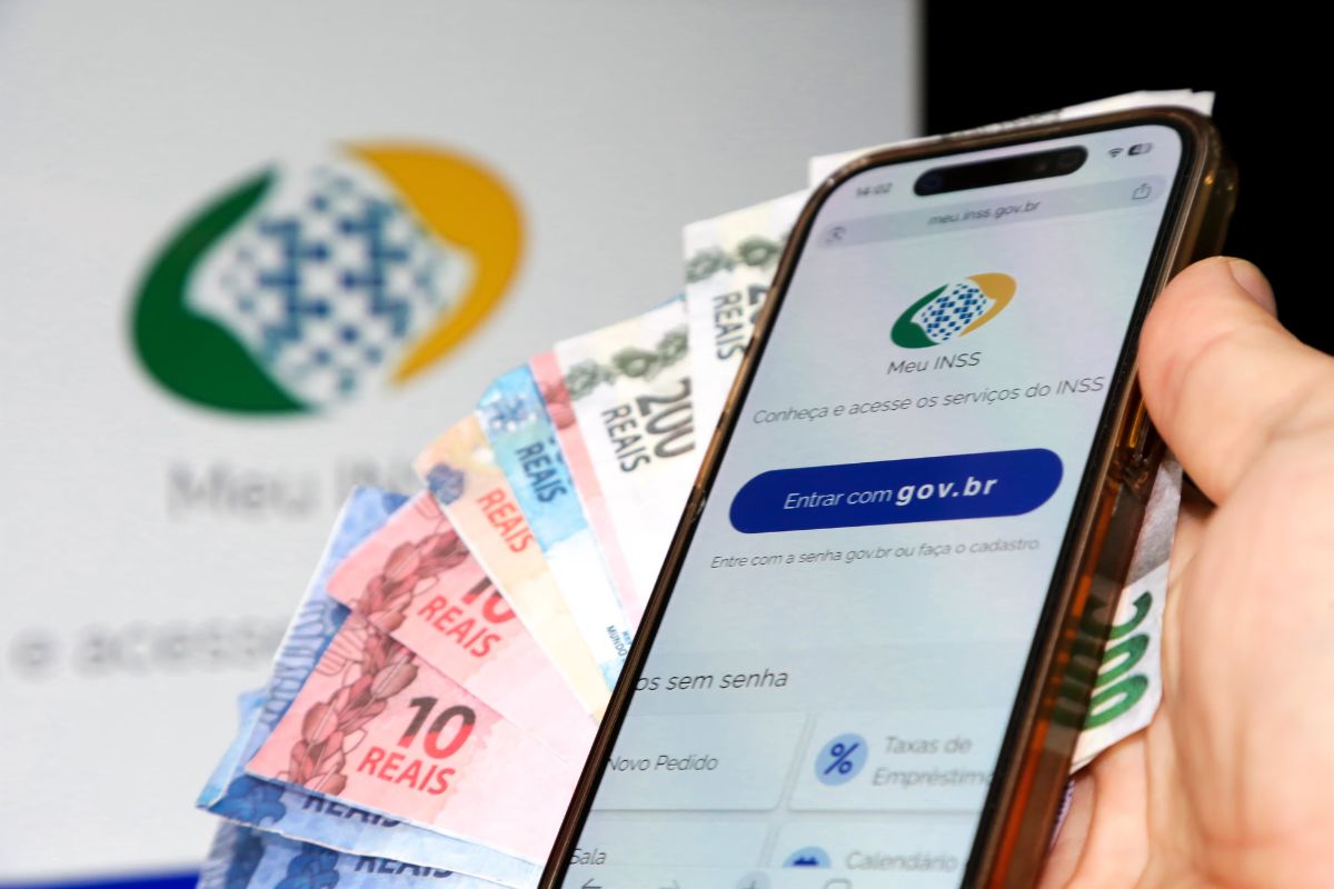 INSS convoca beneficiários para atualização essencial do cadastro em agosto e alerta: quem não fizer pode ter pagamento bloqueado imediatamente
