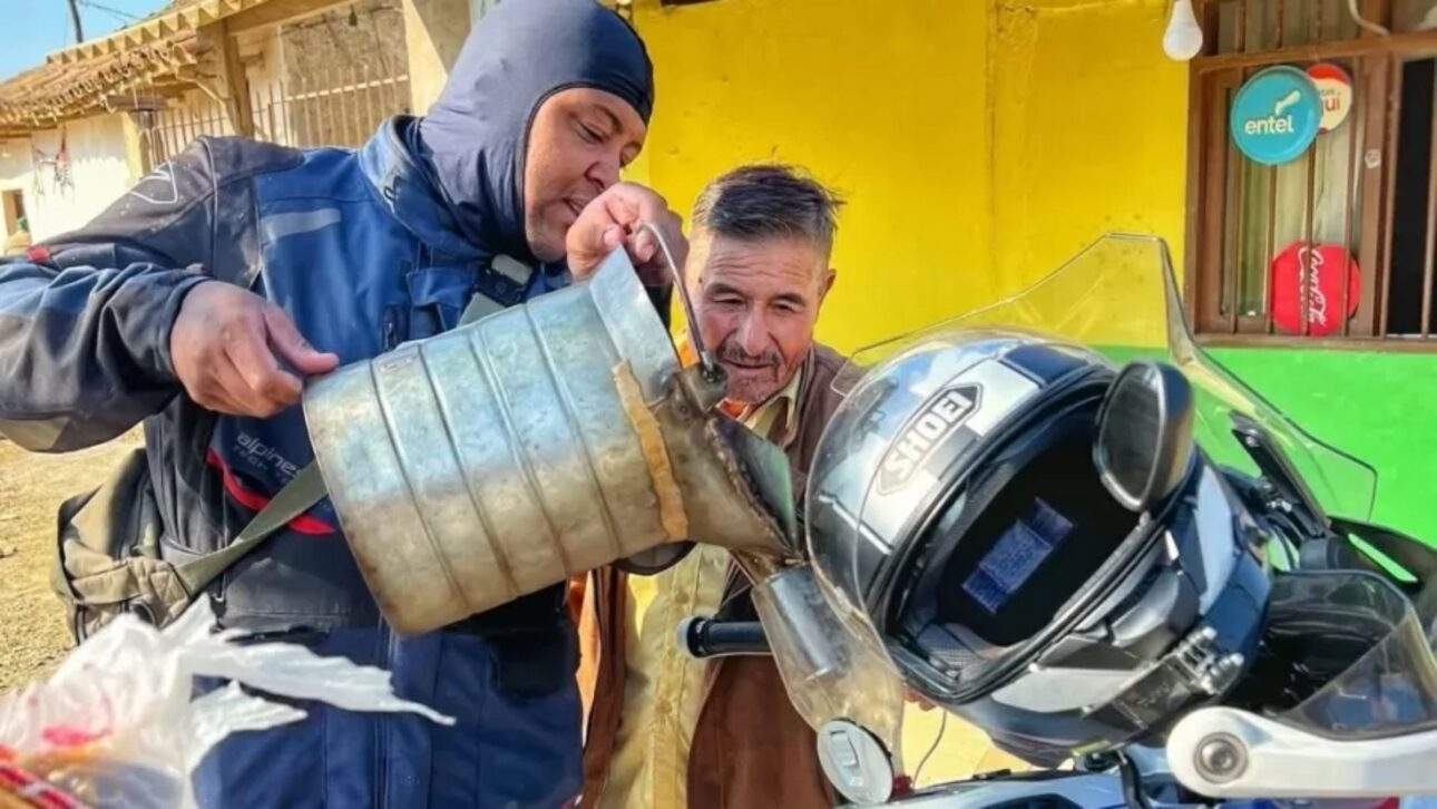 Gasolina a R$ 1,29 y venta en botellas PET atraen brasileños para abastecer en Bolivia en medio de la crisis y restricciones crecientes en la frontera.