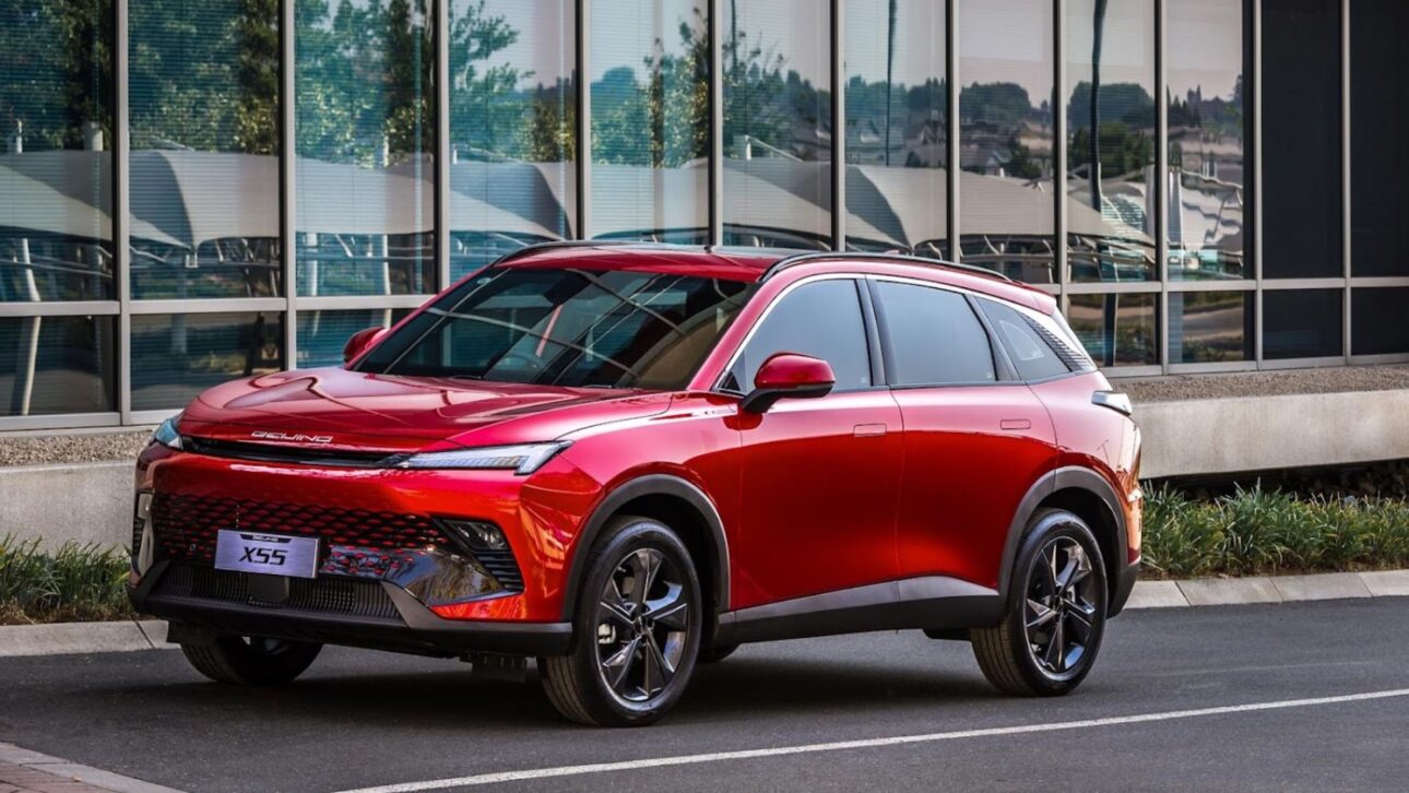 Beijing X55, SUV de la montadora china BAIC, es evaluado como posible nueva apuesta del Grupo CAOA para producción nacional en Goiás.