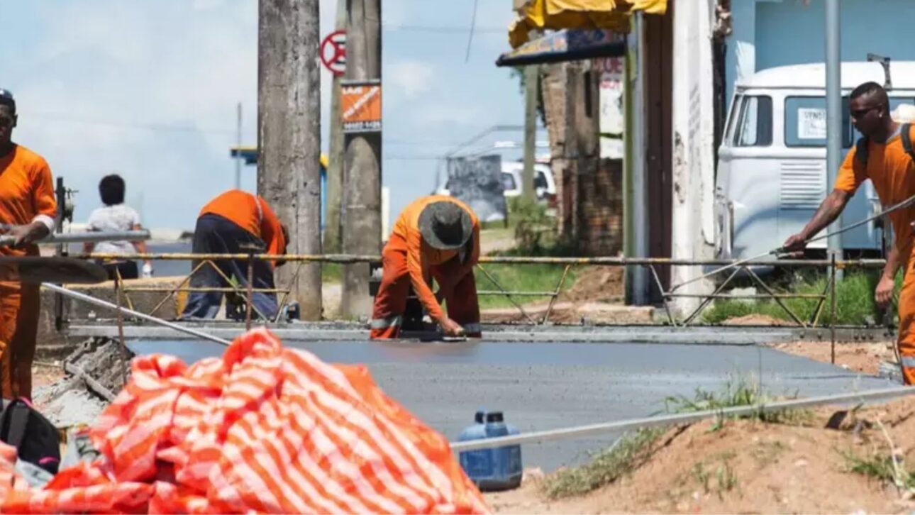 Nueva ley propone uso obligatorio de entulho reciclado en obras públicas de Porto Alegre, incentivando sostenibilidad y economía circular.