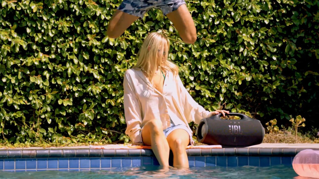 Conozca la nueva JBL Boombox 4 con autonomía de 28 horas, resistencia al agua, sonido potente y tecnología de audio avanzada. Descubra los detalles.