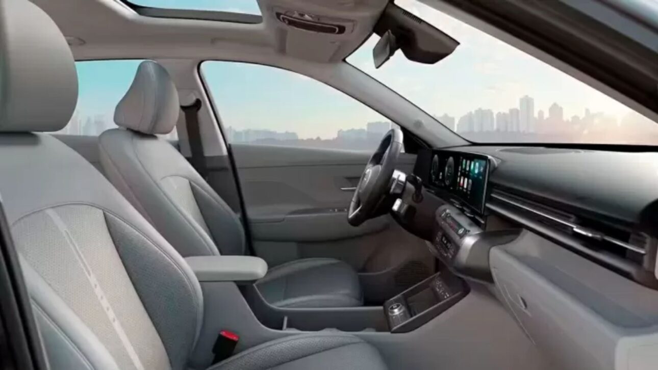 Descubre cómo el Hyundai Kona alcanza 18,4 km/l en la ciudad y se destaca en consumo, tecnología y seguridad frente a rivales del segmento SUV híbrido.