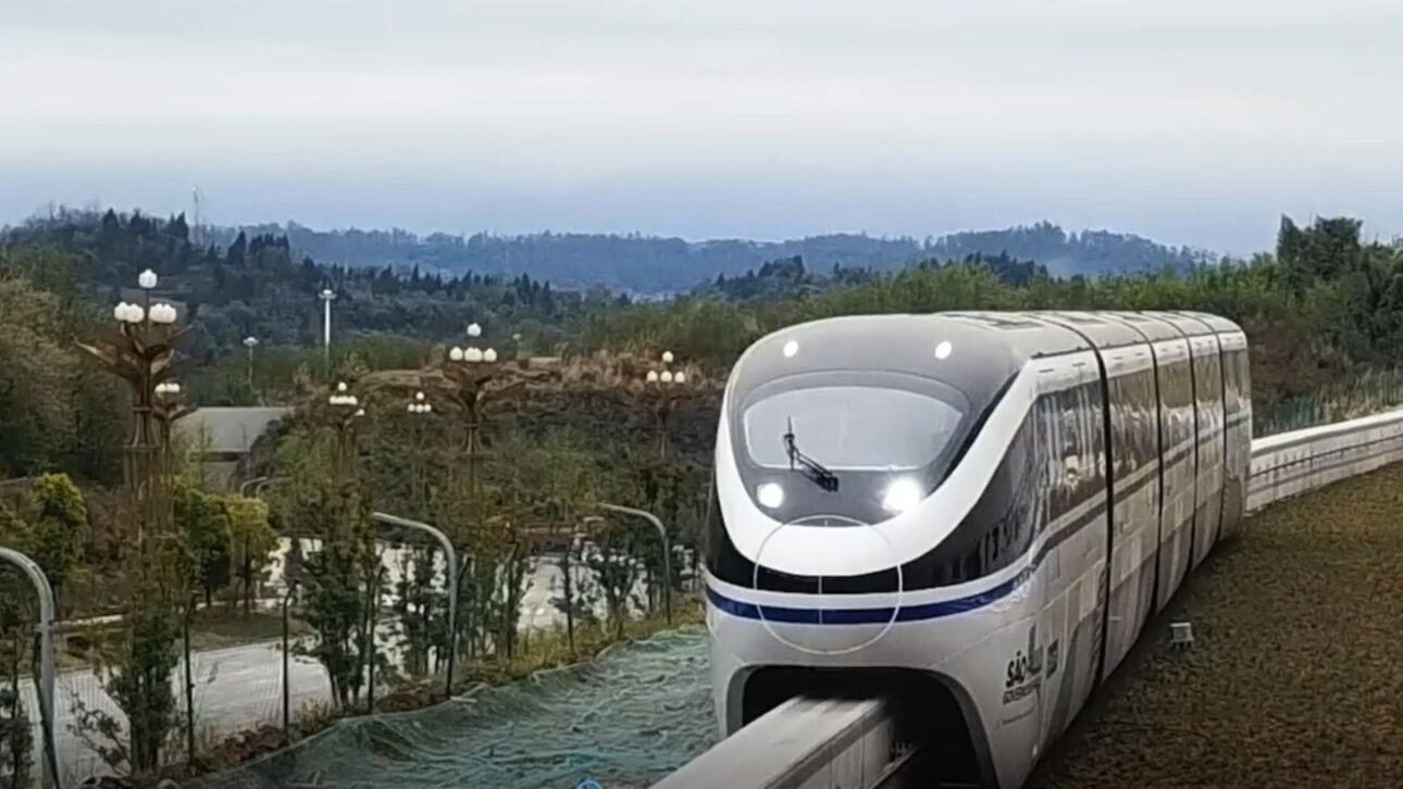 BYD asume Línea 17-Oro en São Paulo y trae trenes autónomos para Brasil. Monotrilho va a conectar el Aeropuerto de Congonhas con el metro.