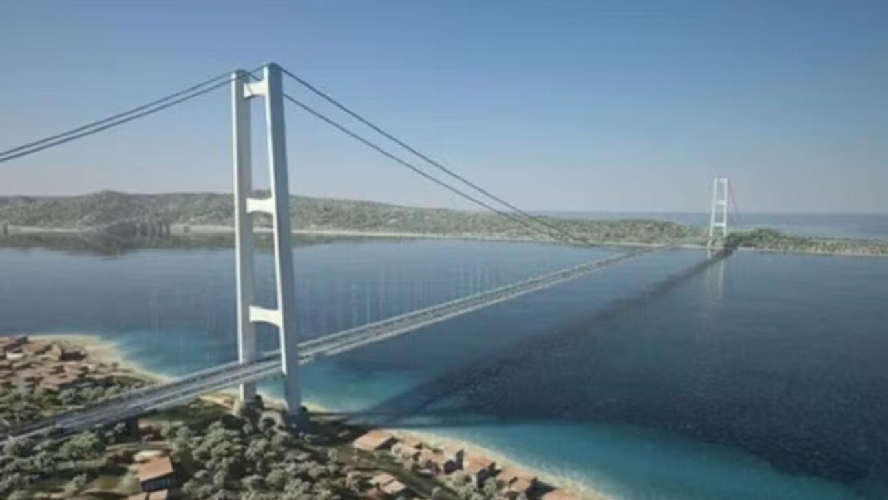 Italia inicia construcción de la mayor puente colgante del mundo, uniendo Sicilia y Calabria, con 3,3 km de van y torres de 400 m.