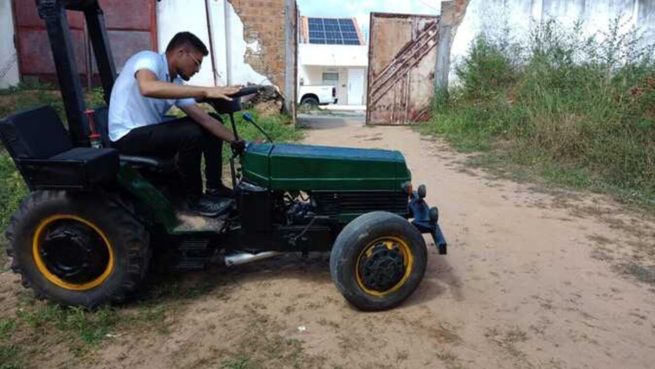 Joven de Bahia crea tractor con motor de moto y piezas reaprovechadas, innovando en la agricultura con proyecto sostenible y accesible.