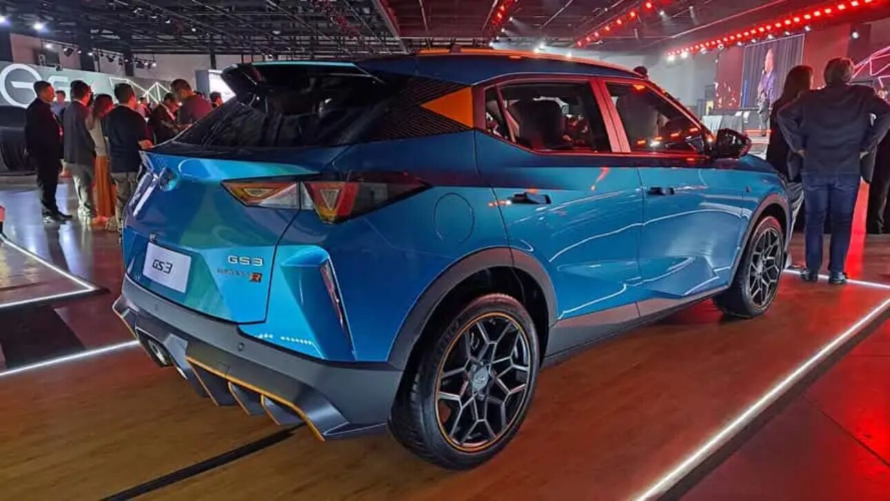 GAC GS3 2025 llega a Brasil con motor 1.5 turbo y tecnología avanzada para competir com T-Cross, Creta y Corolla Cross con precio competitivo.