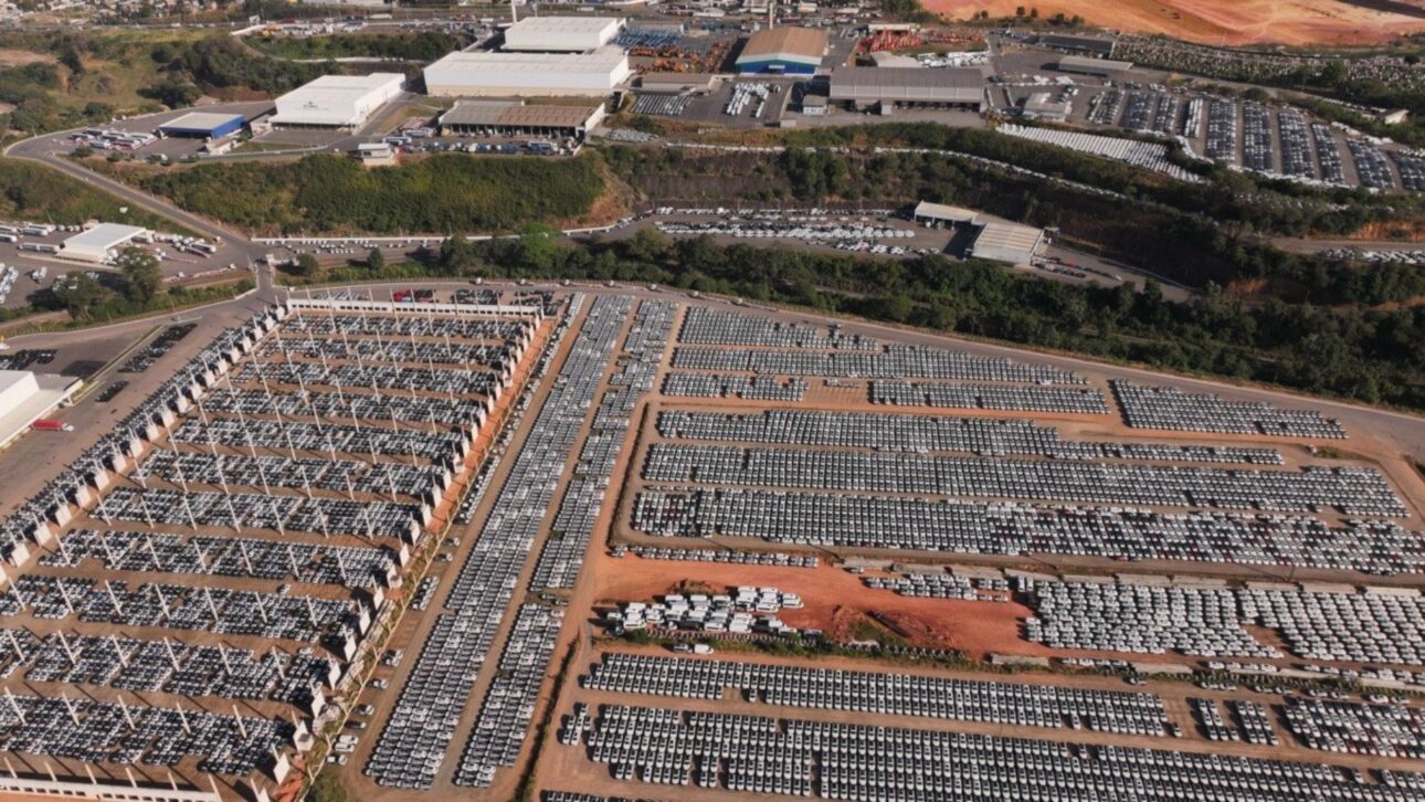 Puerto de Vitória lidera importación de vehículos en Brasil, con más de 105 mil carros chinos en el 1º semestre de 2025. (Imagen: Thiago Soares/Folha Vitória)