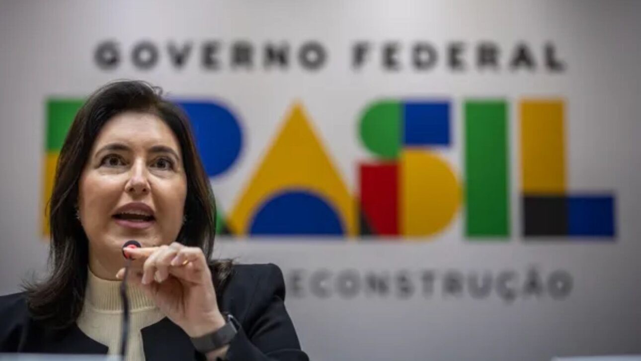 Ministra de Planeamiento, Simone Tebet, habla en conferencia de prensa sobre el bloqueo del Presupuesto y elevación del IOF — Foto: Diogo Zacarias/MF