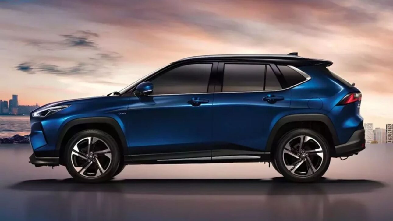 Toyota Yaris Cross 2026 llega al Brasil con cuatro versiones, motor flex y híbrido, seguridad avanzada y precios entre R$ 130 mil y R$ 185 mil.