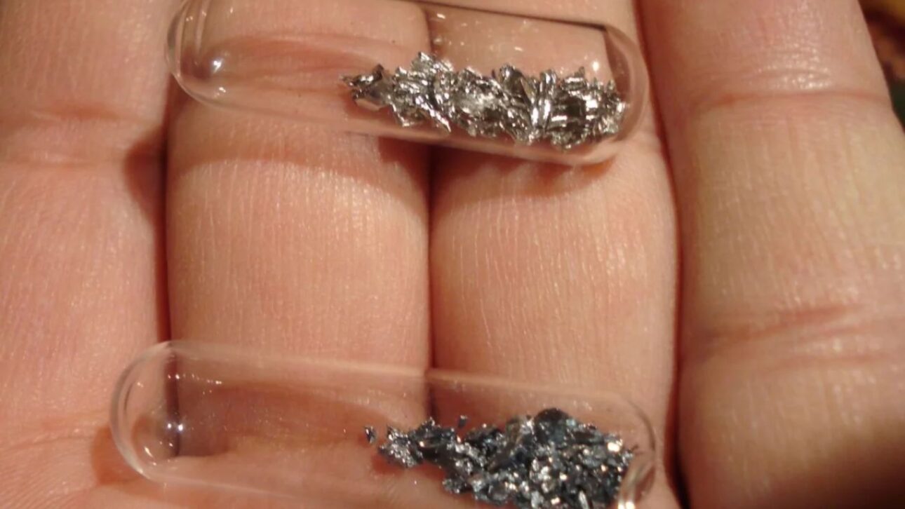 Descubre el mineral más valioso del mundo, del núcleo de la Tierra a la alta tecnología, y su papel vital en la economía global.