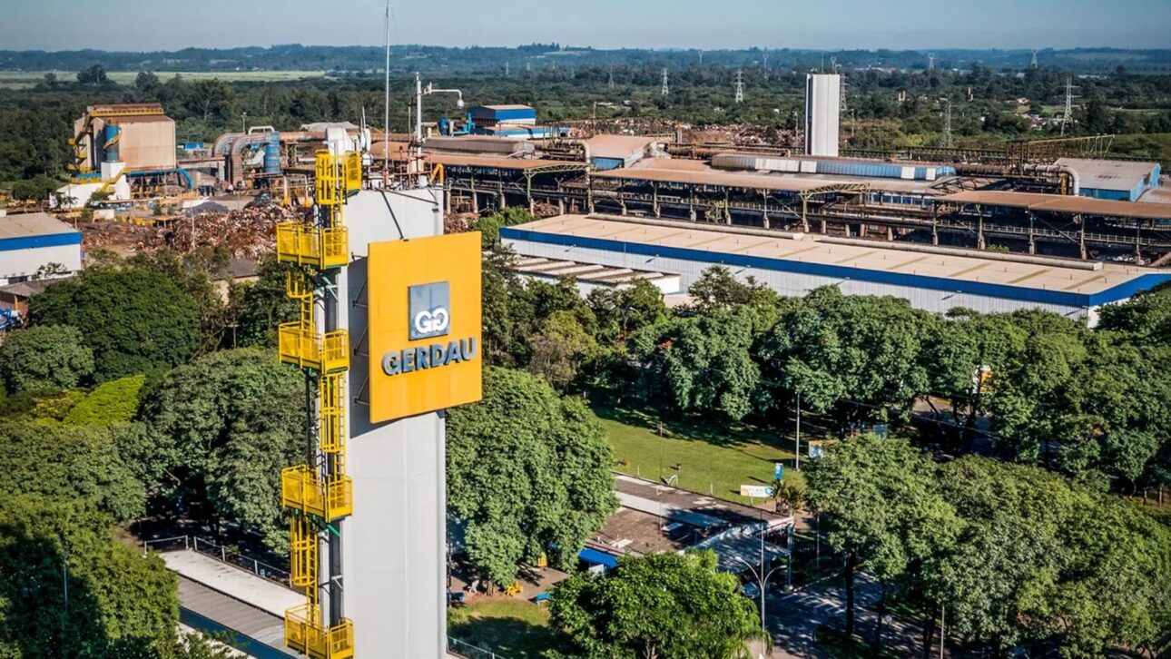 El CEO de Gerdau critica la competencia desleal de China en el acero y exige acciones del gobierno para proteger empleos y producción local.