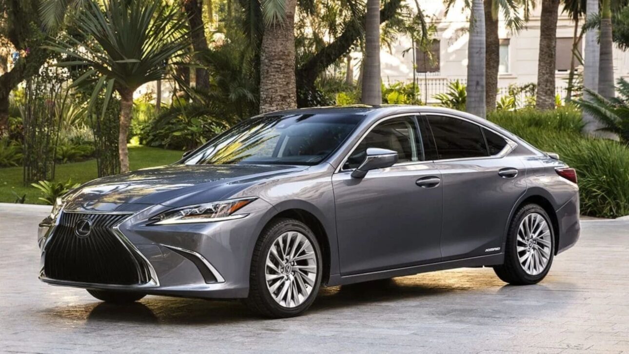 TST compra 30 Lexus ES300h híbridos de lujo, con 210 cv y consumo acima de 15 km/l, en adquisición que supera R$ 10 milhões.