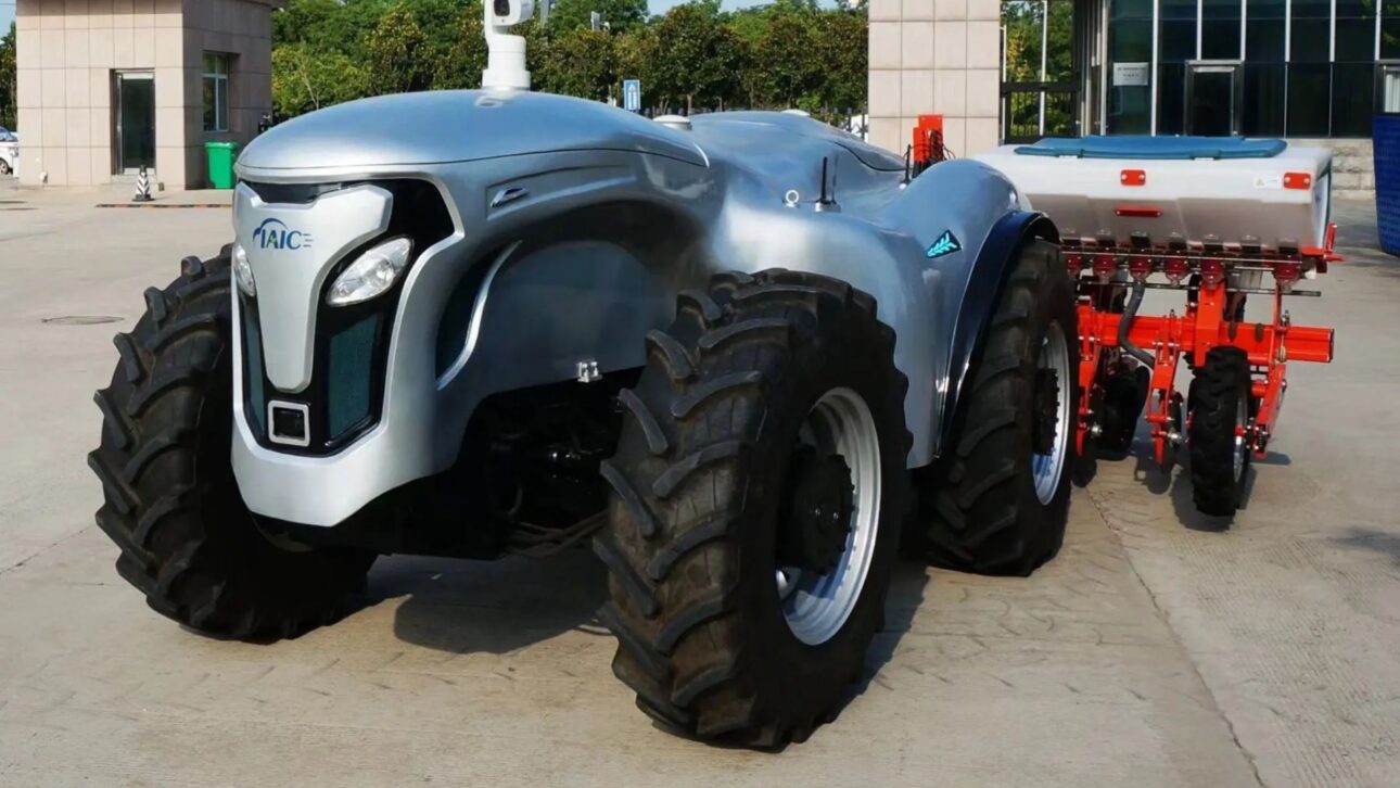 El tractor autónomo chino impulsado por hidrógeno utiliza IA, 5G y satélites para ejecutar tareas agrícolas con precisión y energía limpia.