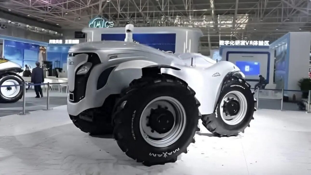 El tractor autónomo chino impulsado por hidrógeno utiliza IA, 5G y satélites para ejecutar tareas agrícolas con precisión y energía limpia.