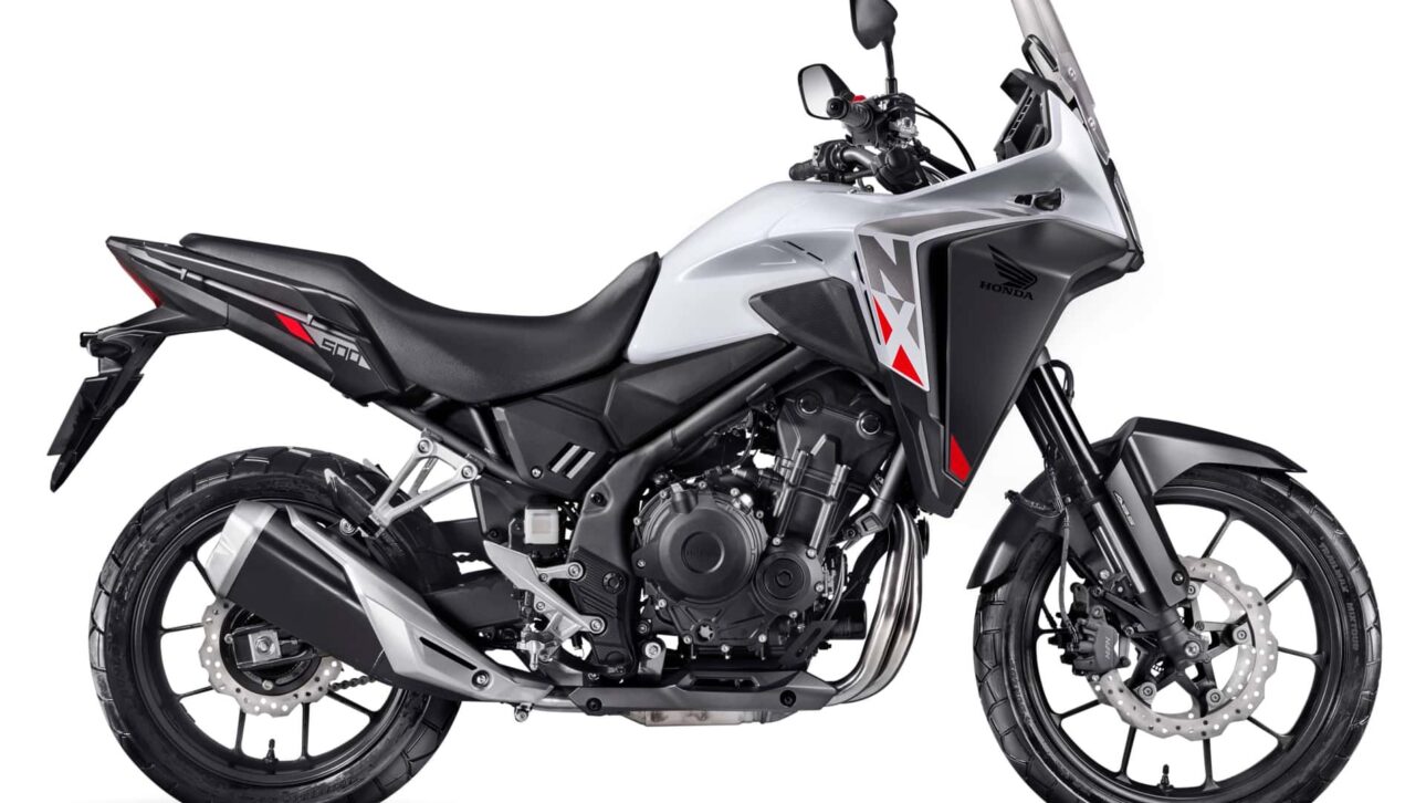 Honda NX500 2026 estreia no Brasil com motor mais ágil, painel TFT, controle de tração e novo design. Confira ficha técnica completa.