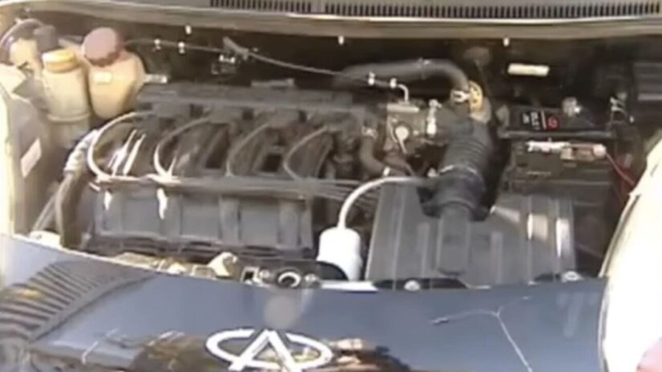 El Brasileño Crea Un Sistema Que Promete Mover Coches Con Agua, Ofreciendo Autonomía De 1000 Km Por Litro Y Costo Por Debajo De R$ 2 Mil.