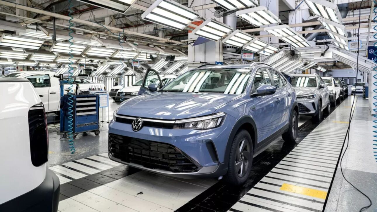 Descubre la fábrica de Volkswagen en São Bernardo con tour gratuito por la línea de montaje y acervo histórico de coches clásicos.